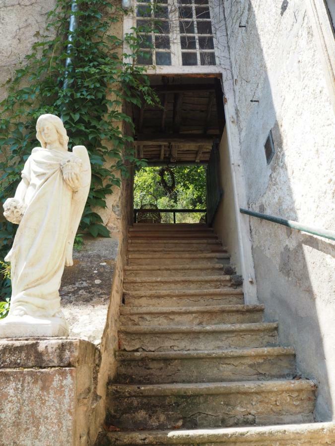Le Chatel En Beaujolais Valsonne Exterior foto