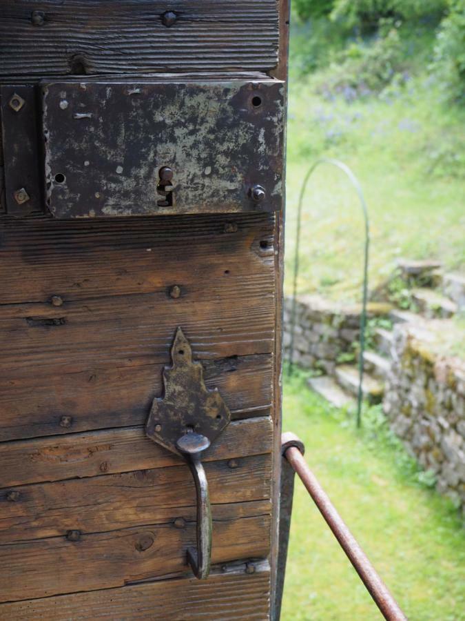 Le Chatel En Beaujolais Valsonne Exterior foto